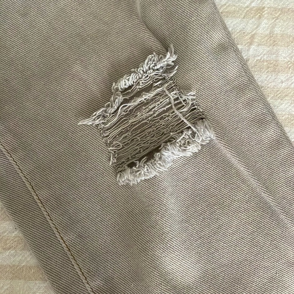 Distressed WISH LIST Jeans! - Picture 4 of 7